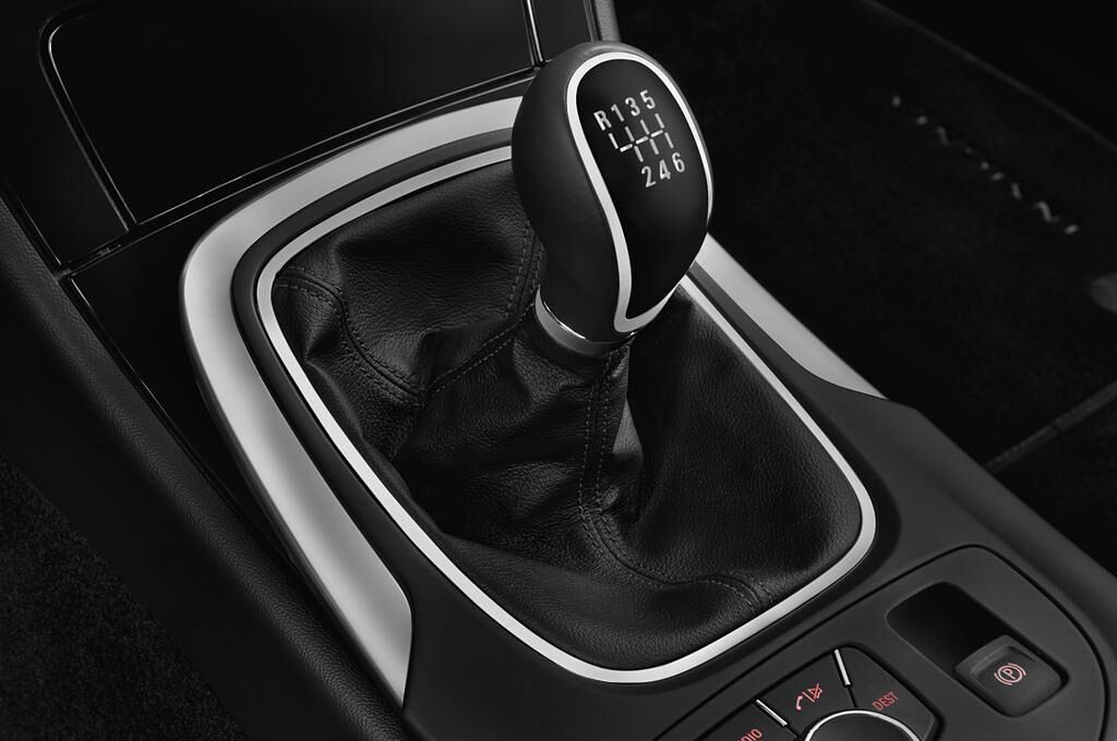 Opel Insignia (Baujahr 2013) INNOVATION 5 Türen Schalthebel