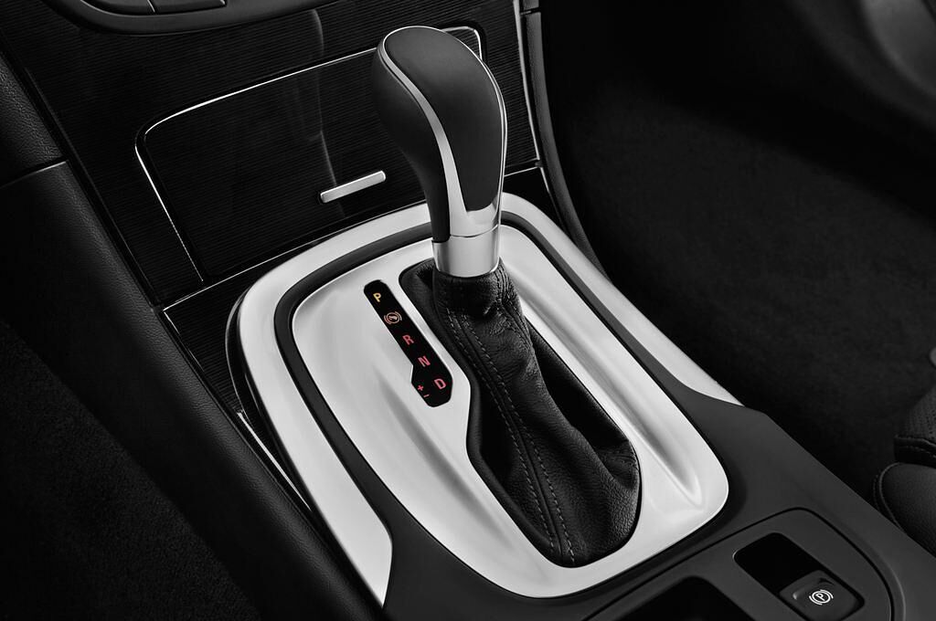 Opel Insignia (Baujahr 2016) Innovation 5 Türen Schalthebel