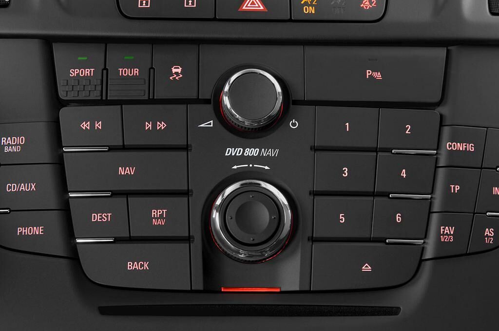 Opel Insignia (Baujahr 2011) Sport 5 Türen Radio und Infotainmentsystem