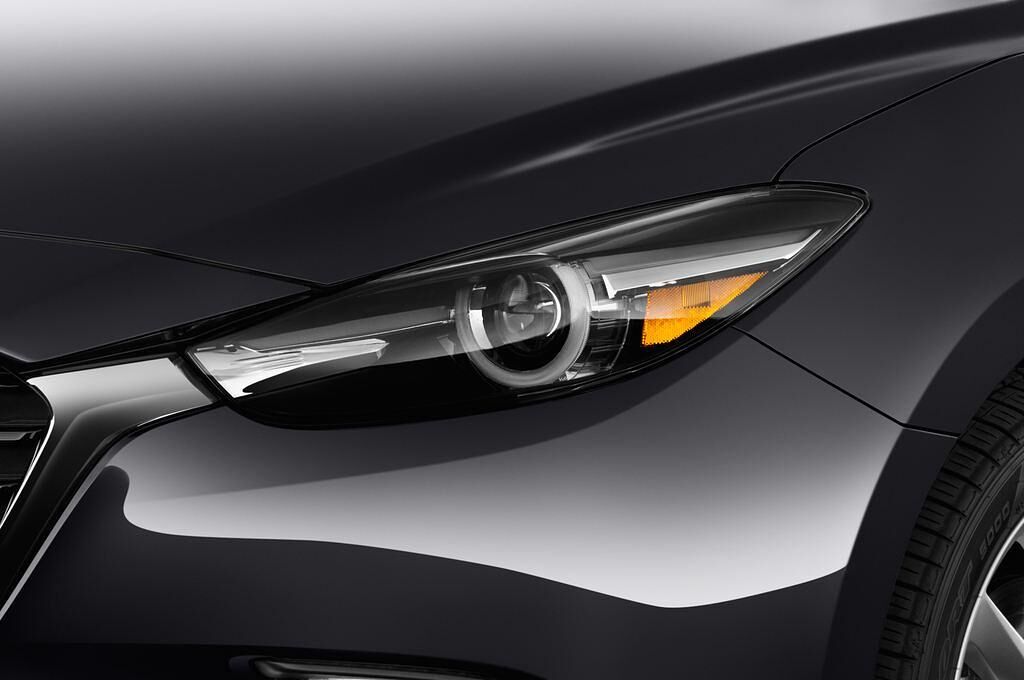 Mazda Mazda3 (Baujahr 2017) Sports-Line 5 Türen Scheinwerfer