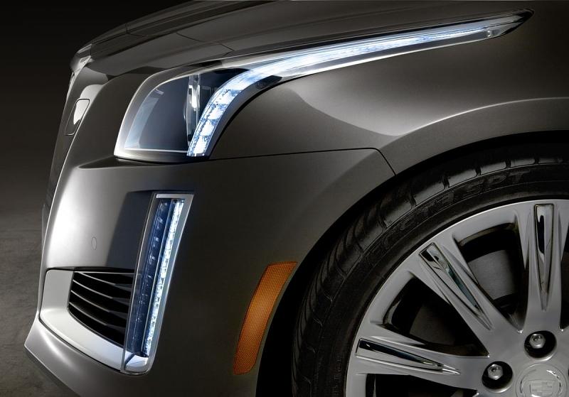 Die Front des Cadillac CTS 2014 ist für den Fußgängerschutz ausgerichtet