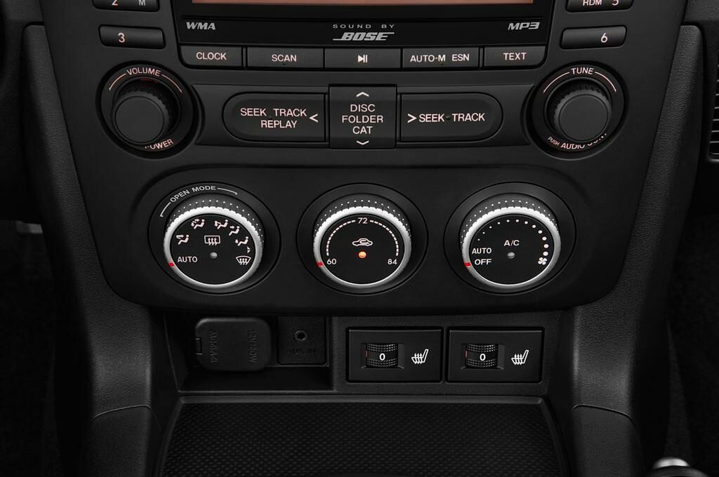 Mazda MX-5 (Baujahr 2013) Sports-Line 2 Türen Temperatur und Klimaanlage
