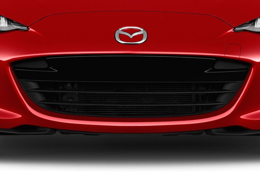 Mazda MX-5 (Baujahr 2016) Exclusive Line 2 Türen Kühlergrill und Scheinwerfer