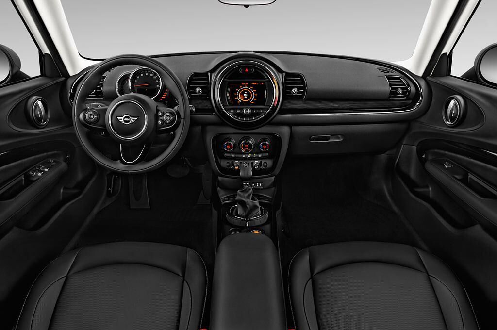 MINI Clubman (Baujahr 2016) Cooper 5 Türen Cockpit und Innenraum