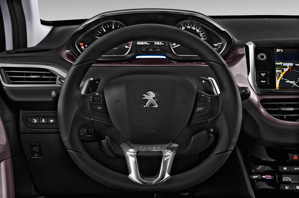 Peugeot 2008 (Baujahr 2013) Active 5 Türen Lenkrad