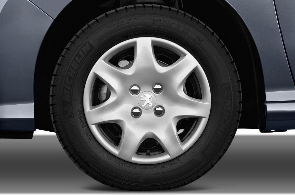 Peugeot 308 (Baujahr 2010) Platinum 5 Türen Reifen und Felge
