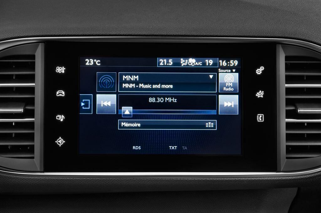 Peugeot 308 (Baujahr 2014) Allure 5 Türen Radio und Infotainmentsystem