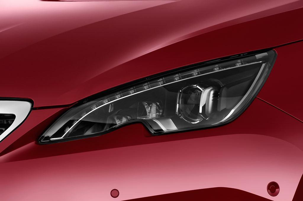 Peugeot 308 (Baujahr 2014) Allure 5 Türen Scheinwerfer