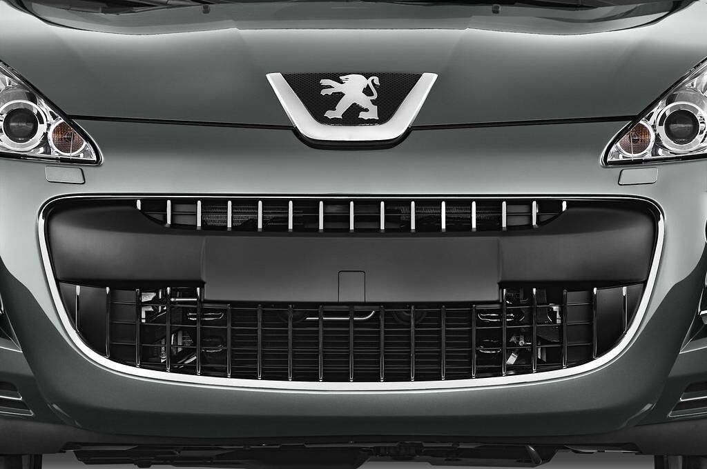 Peugeot 4007 (Baujahr 2010) - 5 Türen Kühlergrill und Scheinwerfer