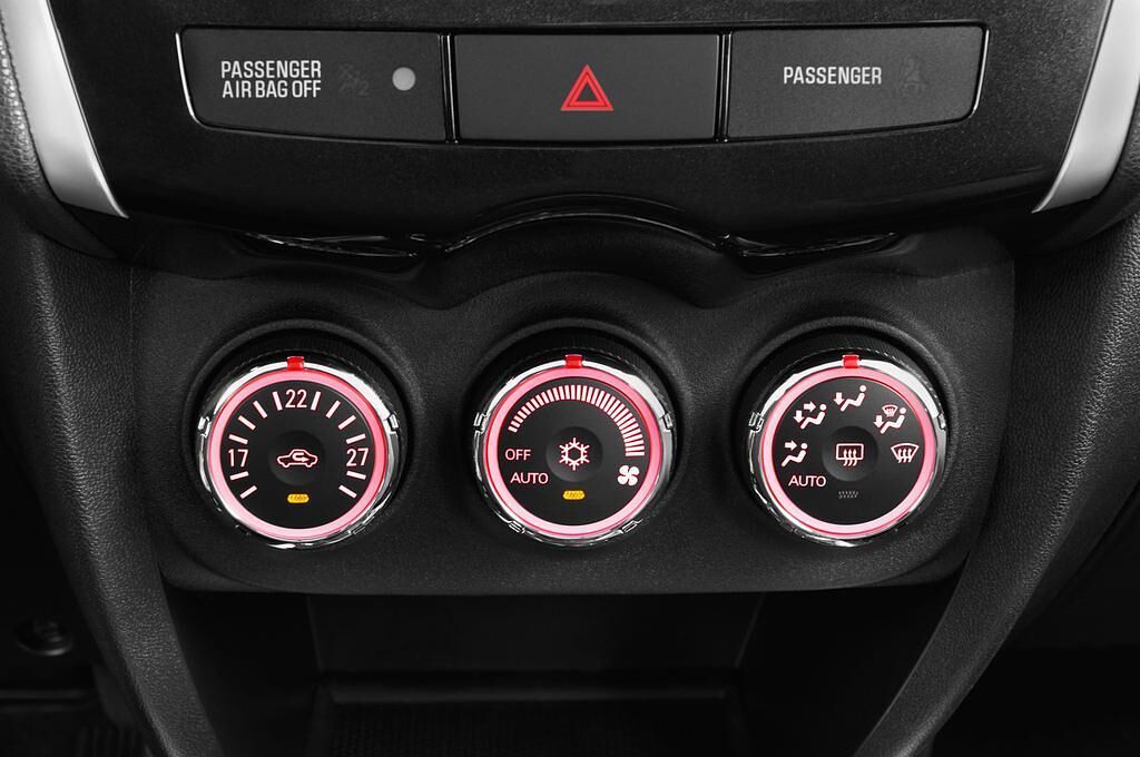 Peugeot 4008 (Baujahr 2012) Allure 5 Türen Temperatur und Klimaanlage