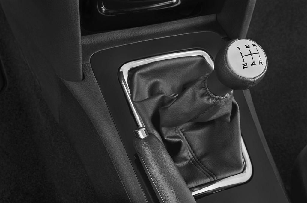 Peugeot 407 (Baujahr 2010) - 4 Türen Schalthebel