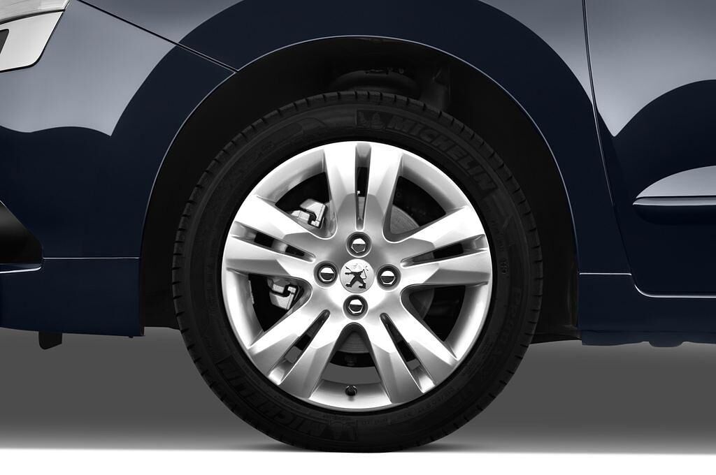 Peugeot 5008 (Baujahr 2010) Premium 5 Türen Reifen und Felge