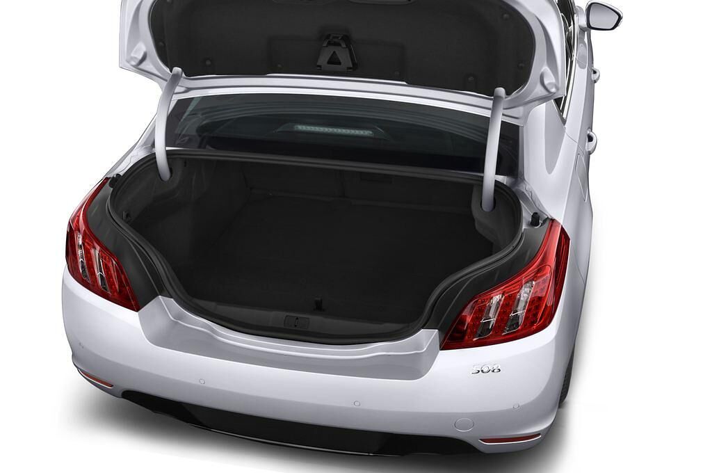 Peugeot 508 (Baujahr 2012) Allure 4 Türen Kofferraum