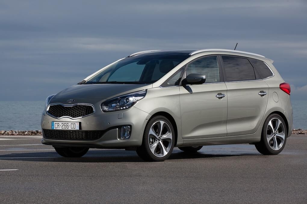 103 bis 1.694 Liter passen in den Kia Carens hinein.