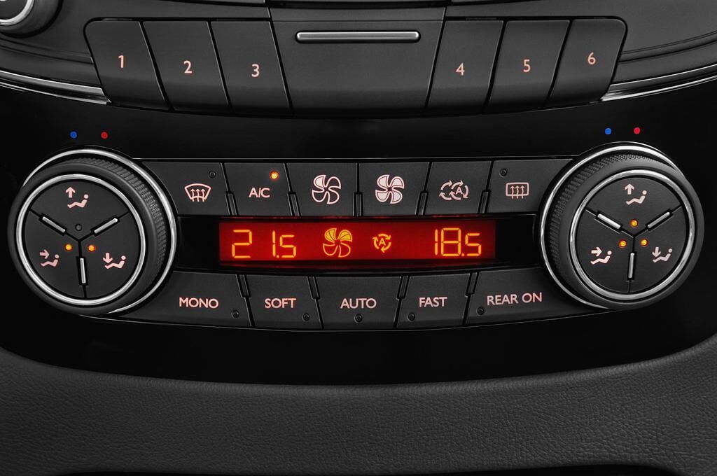 Peugeot 508 (Baujahr 2012) Allure 4 Türen Temperatur und Klimaanlage