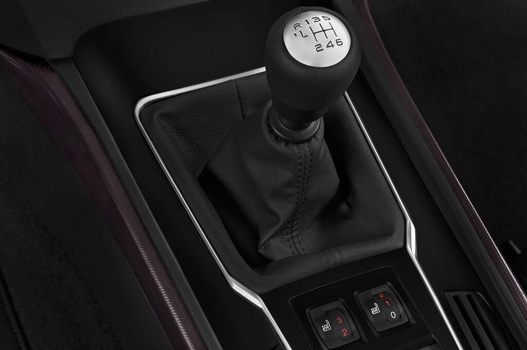 Peugeot 508 (Baujahr 2015) Allure 5 Türen Schalthebel