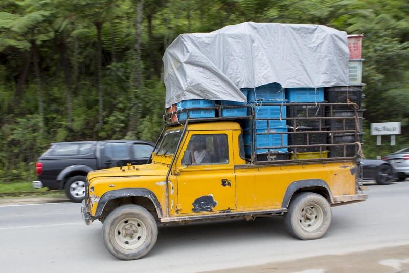 Betagte Land Rover in den Cameron Highlands von Malaysia 2013