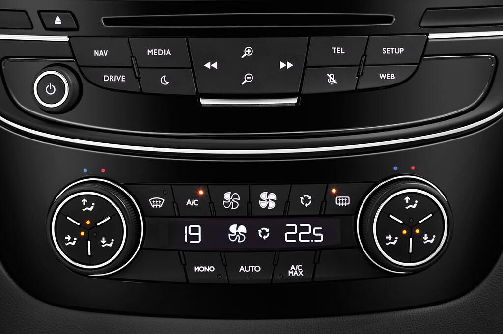 Peugeot 508 (Baujahr 2015) Allure 5 Türen Temperatur und Klimaanlage