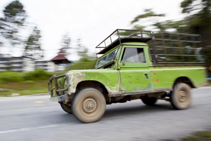 Betagte Land Rover in den Cameron Highlands von Malaysia 2013