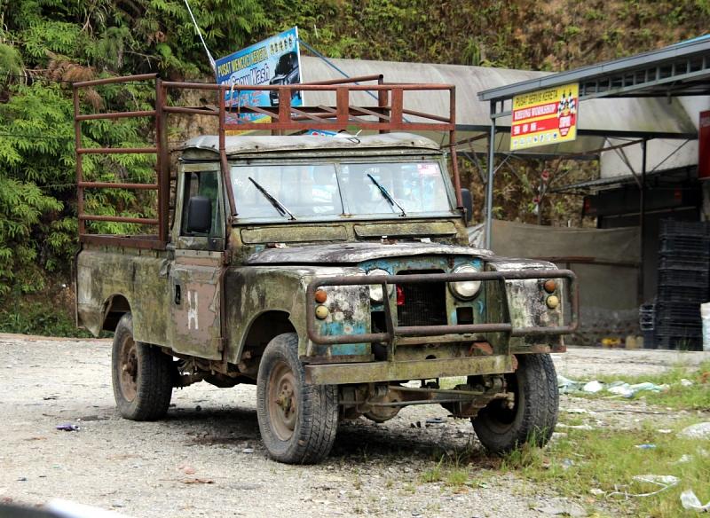 Betagte Land Rover in den Cameron Highlands von Malaysia 2013