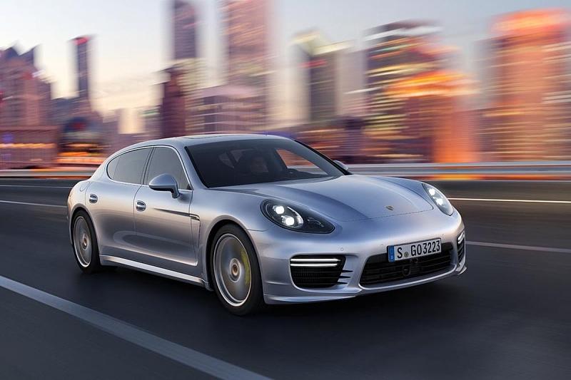 Der Porsche Panamera feiert auf der Auto China in Shanghai seine Weltpremiere
