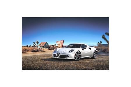 Alfa Romeo 4C feiert auf der Techno Classica in Essen seine Deutschland-Premiere