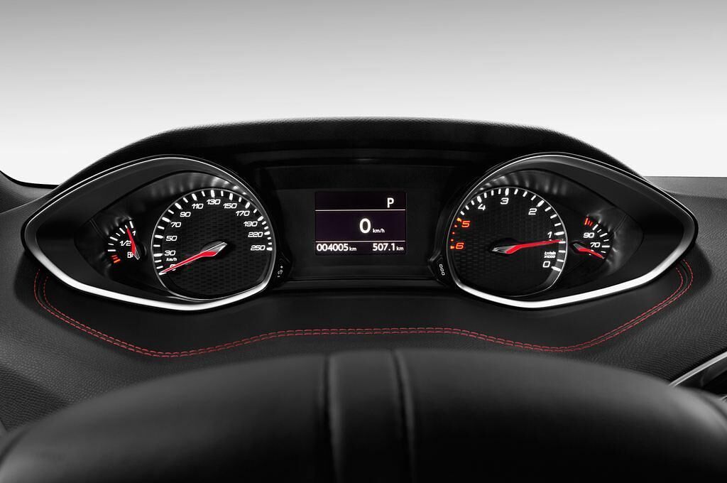 Peugeot 308 (Baujahr 2015) GT 5 Türen Tacho und Fahrerinstrumente