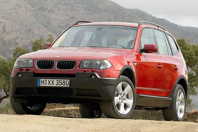 BMW X3: Robust wirkende Front durch schwarze "Akzentteile"