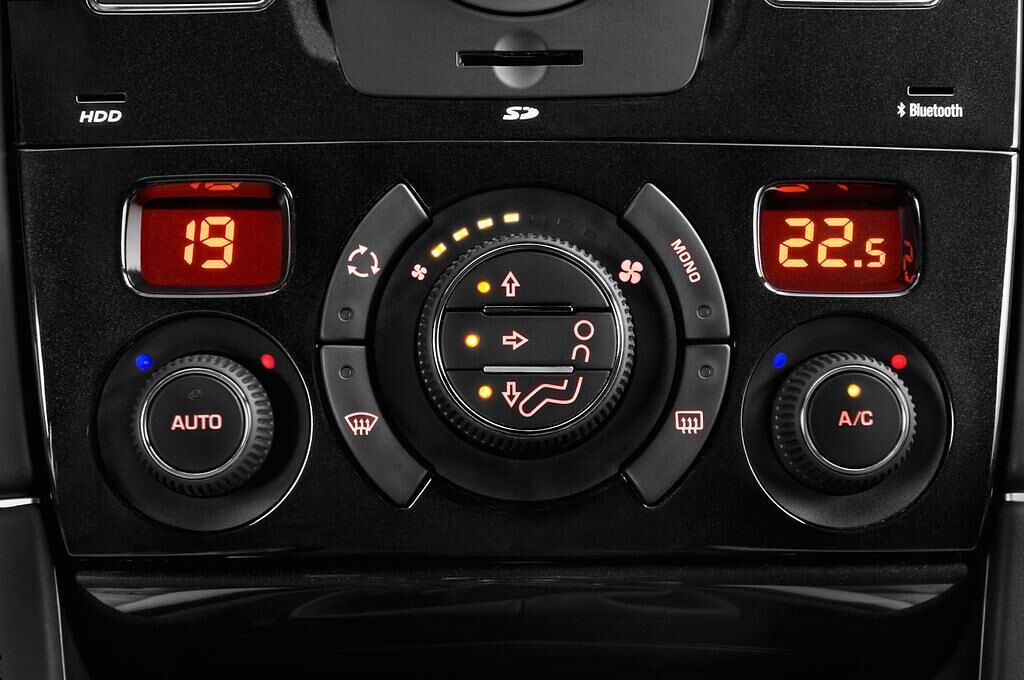Peugeot RCZ (Baujahr 2014) R 2 Türen Temperatur und Klimaanlage