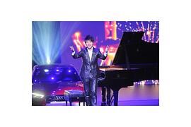 Auto Shanghai 2013: Auf Volkswagen Group Night begeistern nicht nur Autos