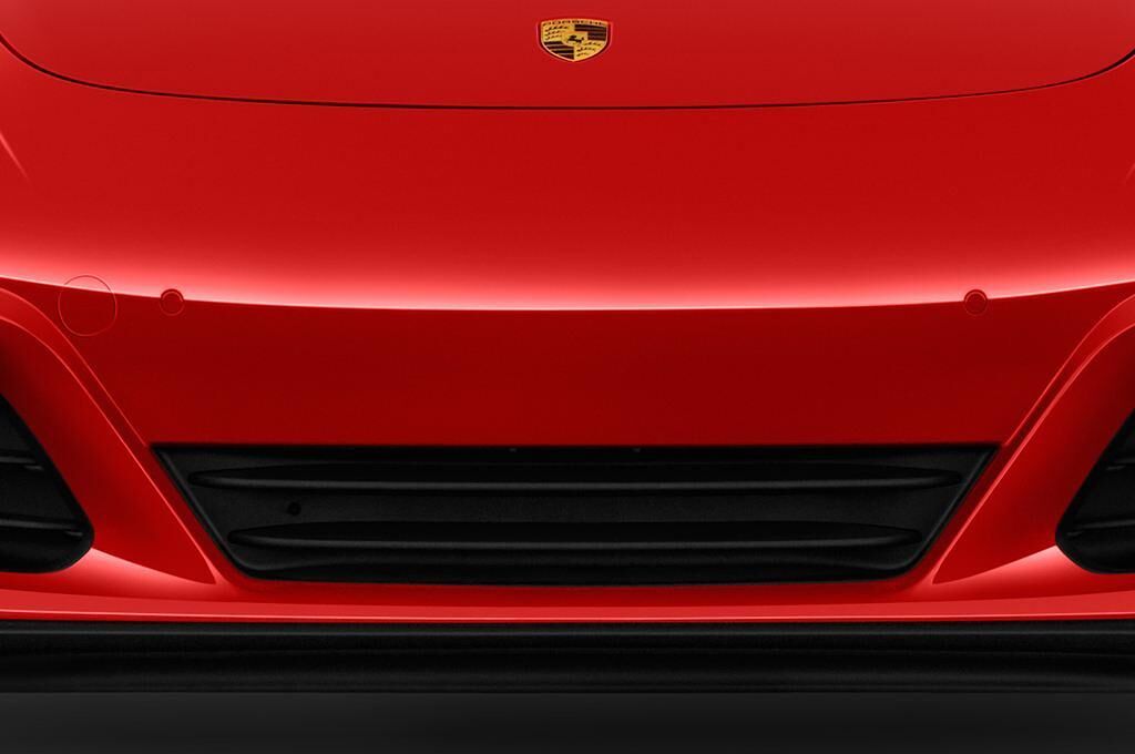 Porsche 911 (Baujahr 2017) Carrera 2 Türen Kühlergrill und Scheinwerfer