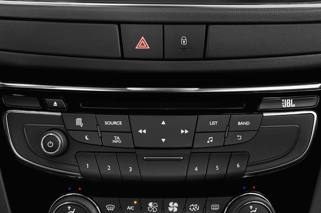 Peugeot 508 Hybrid4 (Baujahr 2013) Hybrid4 4 Türen Radio und Infotainmentsystem