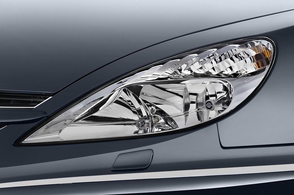 Peugeot 607 (Baujahr 2010) Platinum 4 Türen Scheinwerfer