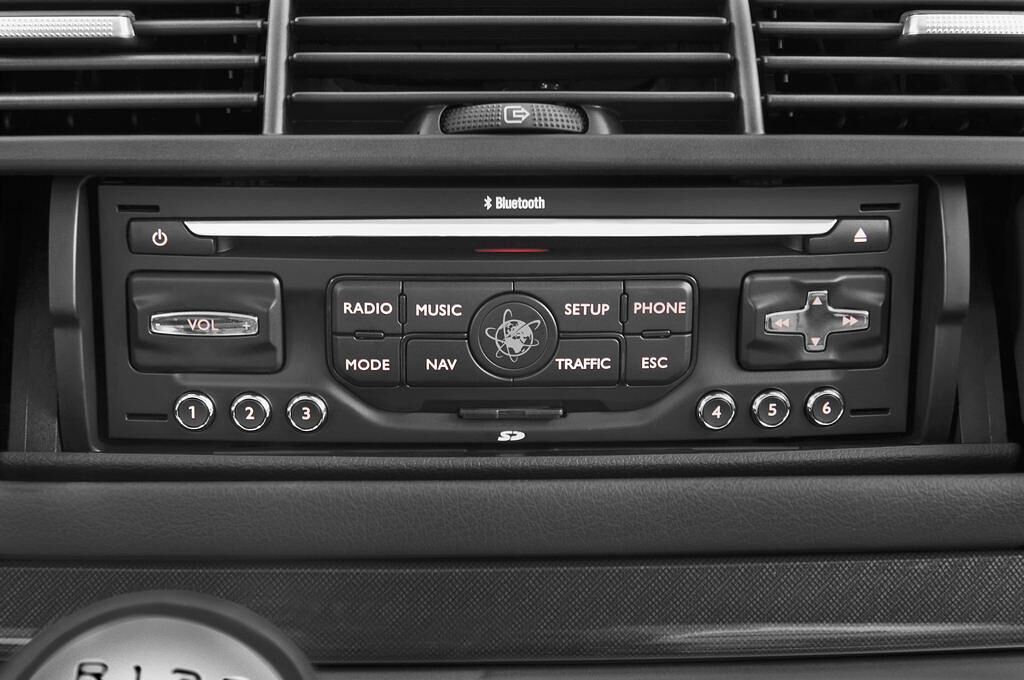 Peugeot 807 (Baujahr 2011) Allure 5 Türen Radio und Infotainmentsystem