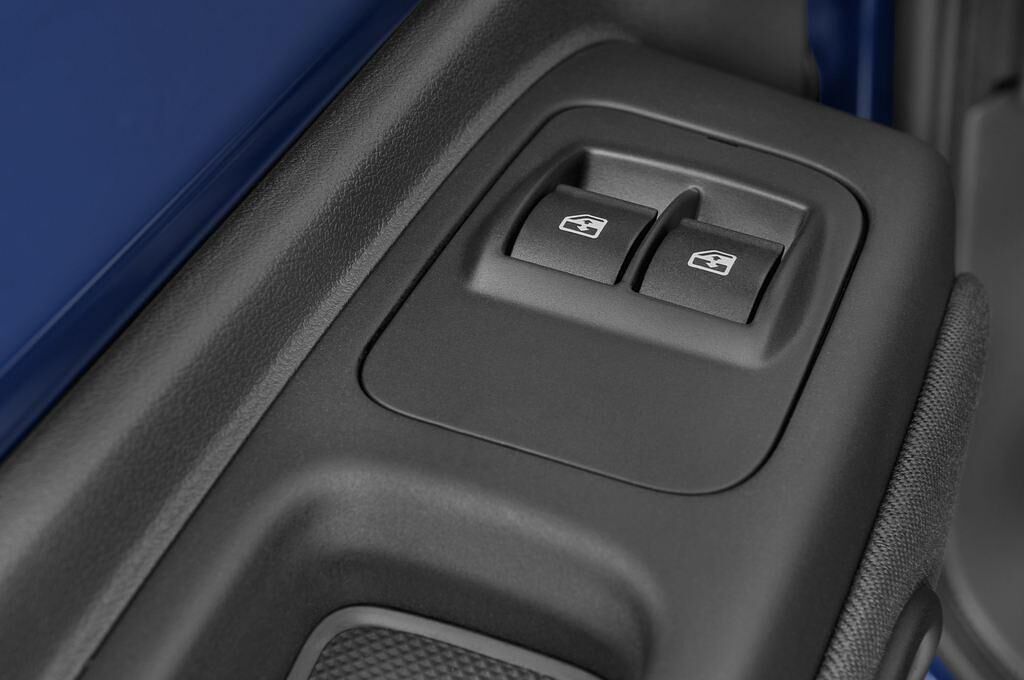 Peugeot Bipper (Baujahr 2010) - 5 Türen Bedienungselemente Tür