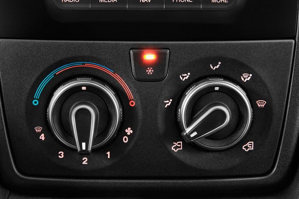 Peugeot Boxer (Baujahr 2015) 435 L4H2 2.2Hdi Komfort 4 Türen Temperatur und Klimaanlage