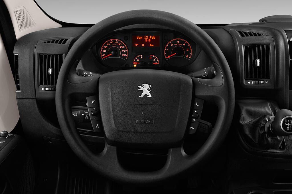 Peugeot Boxer (Baujahr 2017) - 4 Türen Lenkrad