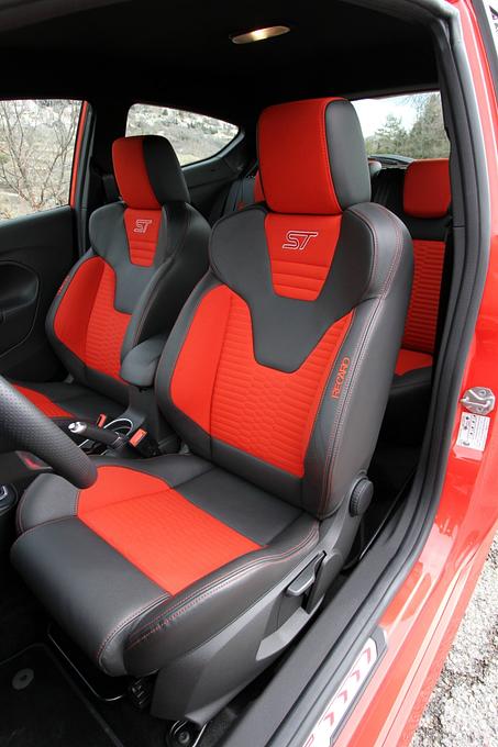 Vergleichstest Peugeot 308 GTI gegen Ford Fiesta ST