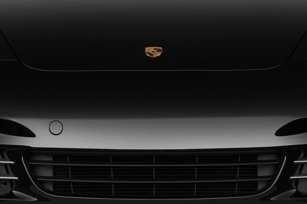 Porsche 911 Turbo (Baujahr 2012) - 2 Türen Kühlergrill und Scheinwerfer
