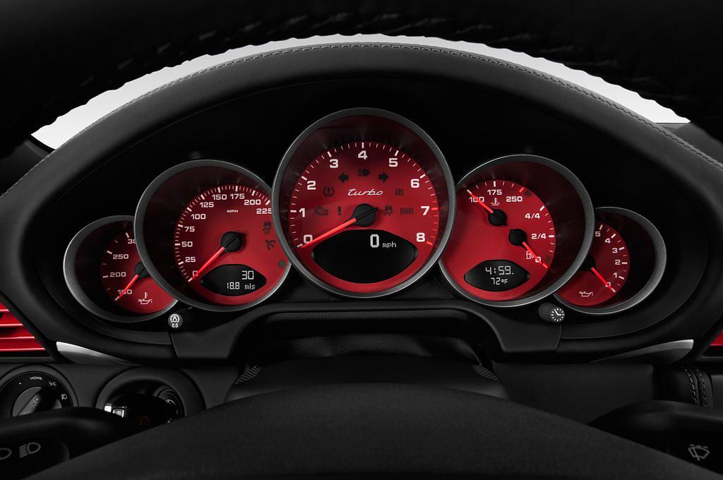 Porsche 911 Turbo (Baujahr 2012) - 2 Türen Tacho und Fahrerinstrumente