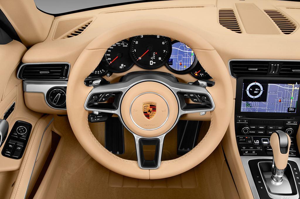 Porsche 911 (Baujahr 2017) Carrera 2 Türen Lenkrad