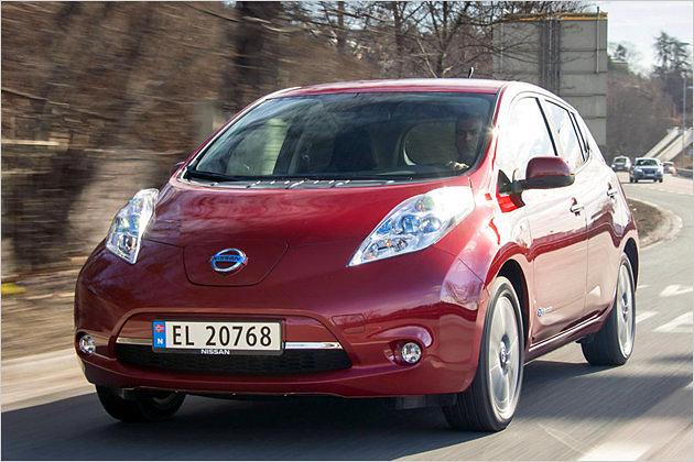 Andere Hersteller haben bei Elektroautos nur Studien vorzuweisen, der Nissan Leaf erscheint schon in zweiter Generation