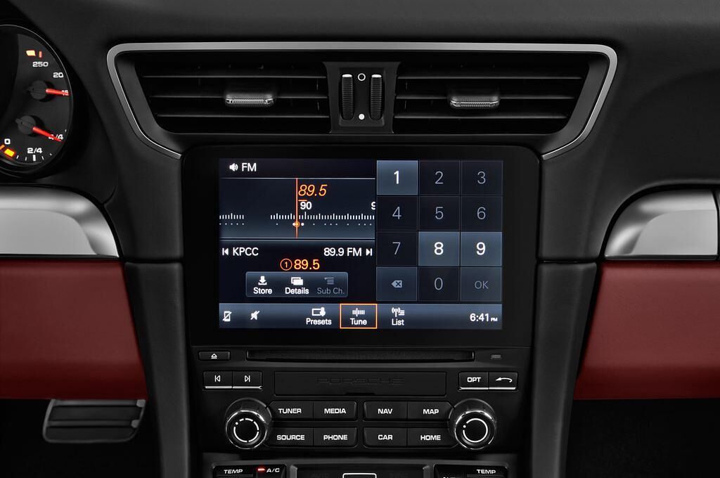 Porsche 911 (Baujahr 2017) Carrera S 2 Türen Radio und Infotainmentsystem