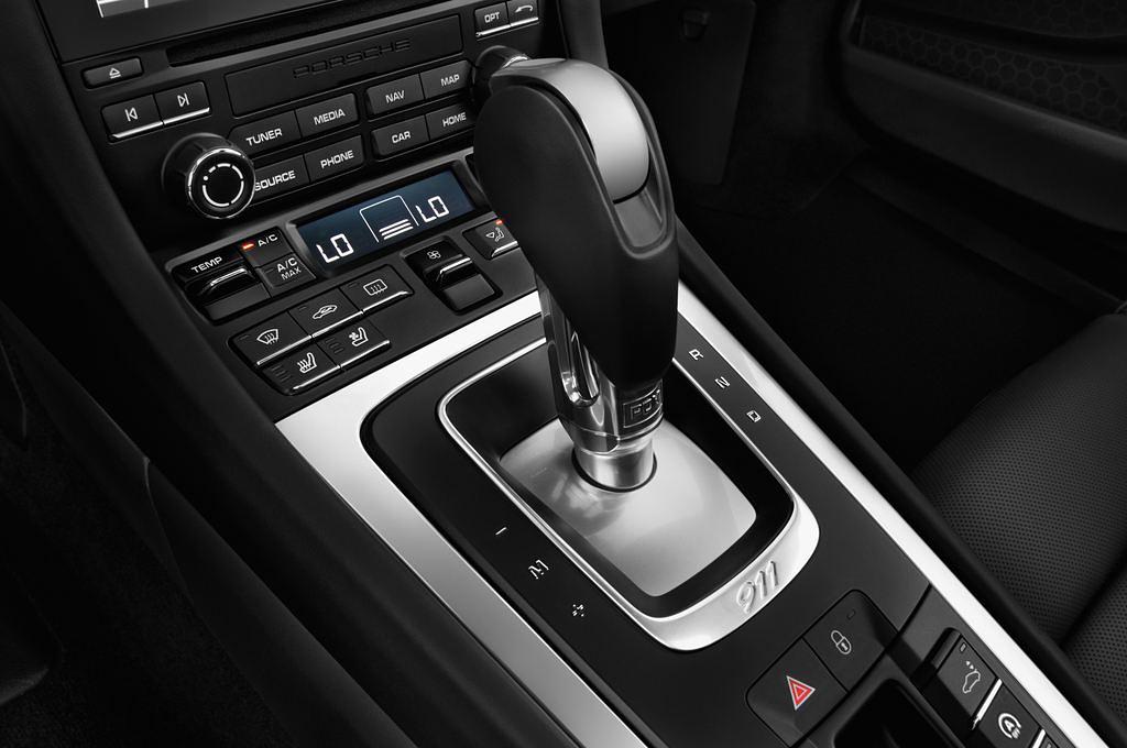 Porsche 911 (Baujahr 2017) Turbo 2 Türen Schalthebel