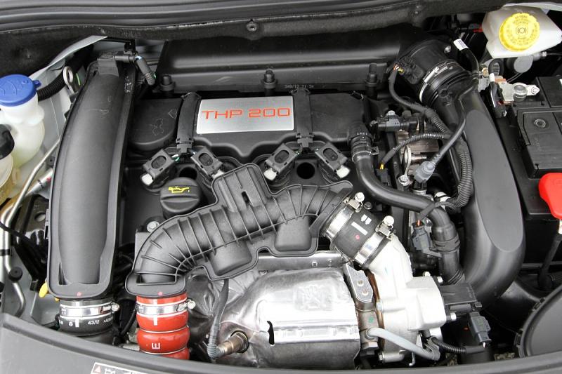 Vergleichstest Peugeot 308 GTI gegen Ford Fiesta ST