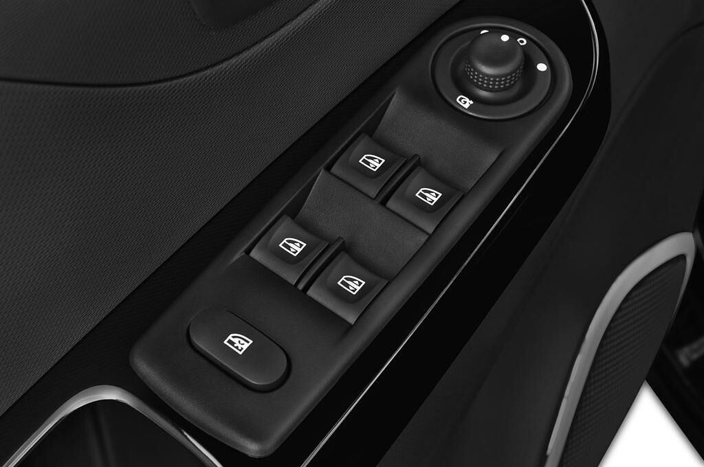 Renault Captur (Baujahr 2013) Luxe 5 Türen Bedienungselemente Tür
