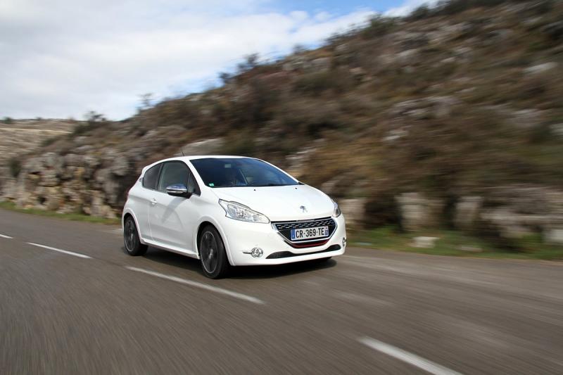 Vergleichstest Peugeot 308 GTI gegen Ford Fiesta ST