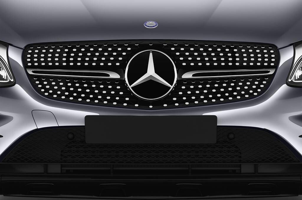Mercedes GLC Coupe (Baujahr 2017) - 5 Türen Kühlergrill und Scheinwerfer