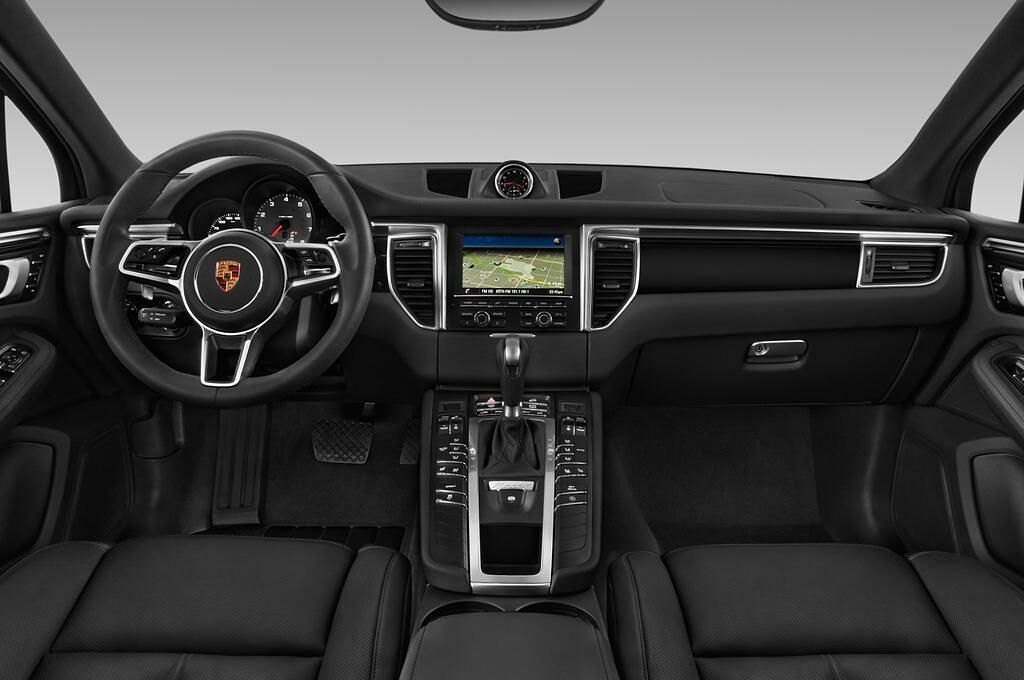 Porsche Macan (Baujahr 2015) S 5 Türen Cockpit und Innenraum