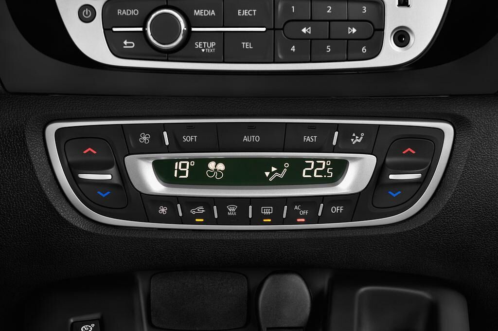 Renault Grand Scenic (Baujahr 2014) Bose Edition 7-Sitzer 5 Türen Temperatur und Klimaanlage
